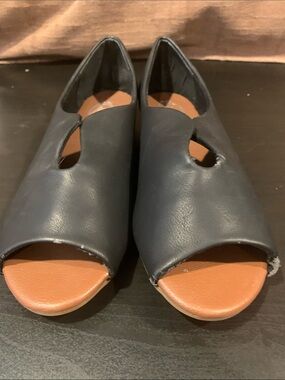 Italina Black Open-Toe Cutout flats